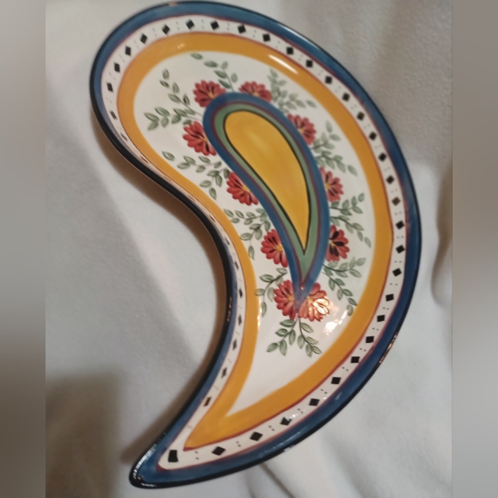 Paisley Shaped Platter w/ 2 Coffee Mugs Plus One Bowl - Picture 9 of 14